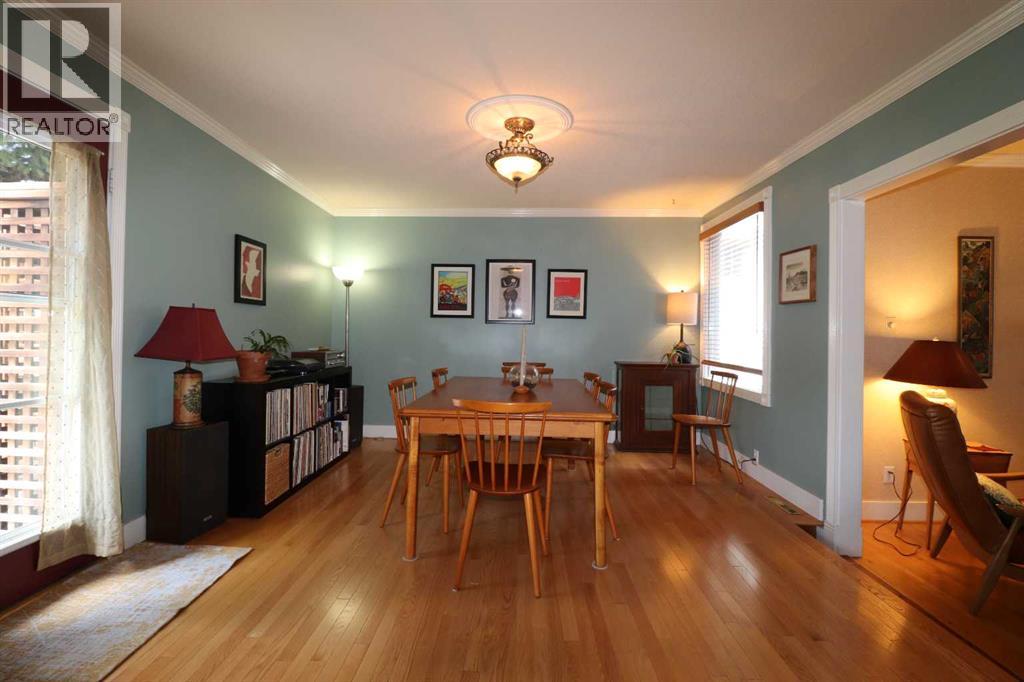 Photo 10 of 418 15 Street S, Lethbridge AB
