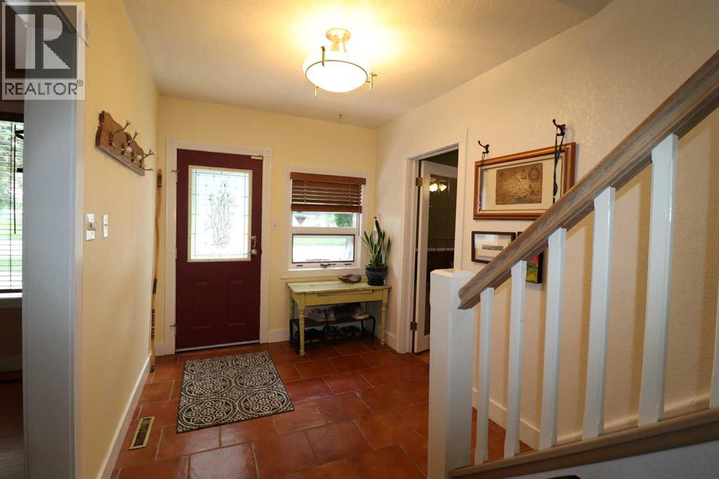 Photo 3 of 418 15 Street S, Lethbridge AB