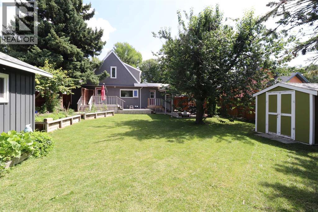 Photo 33 of 418 15 Street S, Lethbridge AB