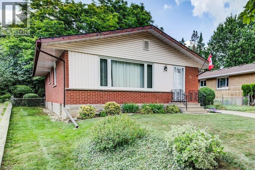 Photo 3 of 21 Ruskview Road, Kitchener ON