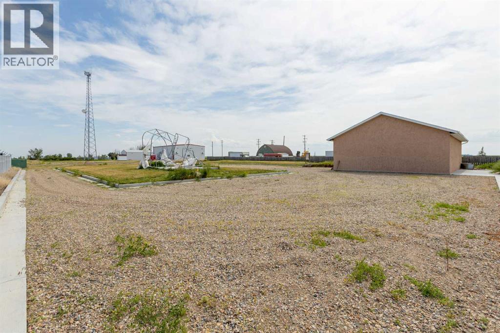 Photo 14 of 115 4 Avenue S, Champion AB
