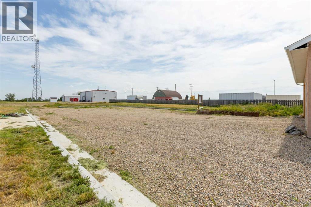 Photo 13 of 115 4 Avenue S, Champion AB