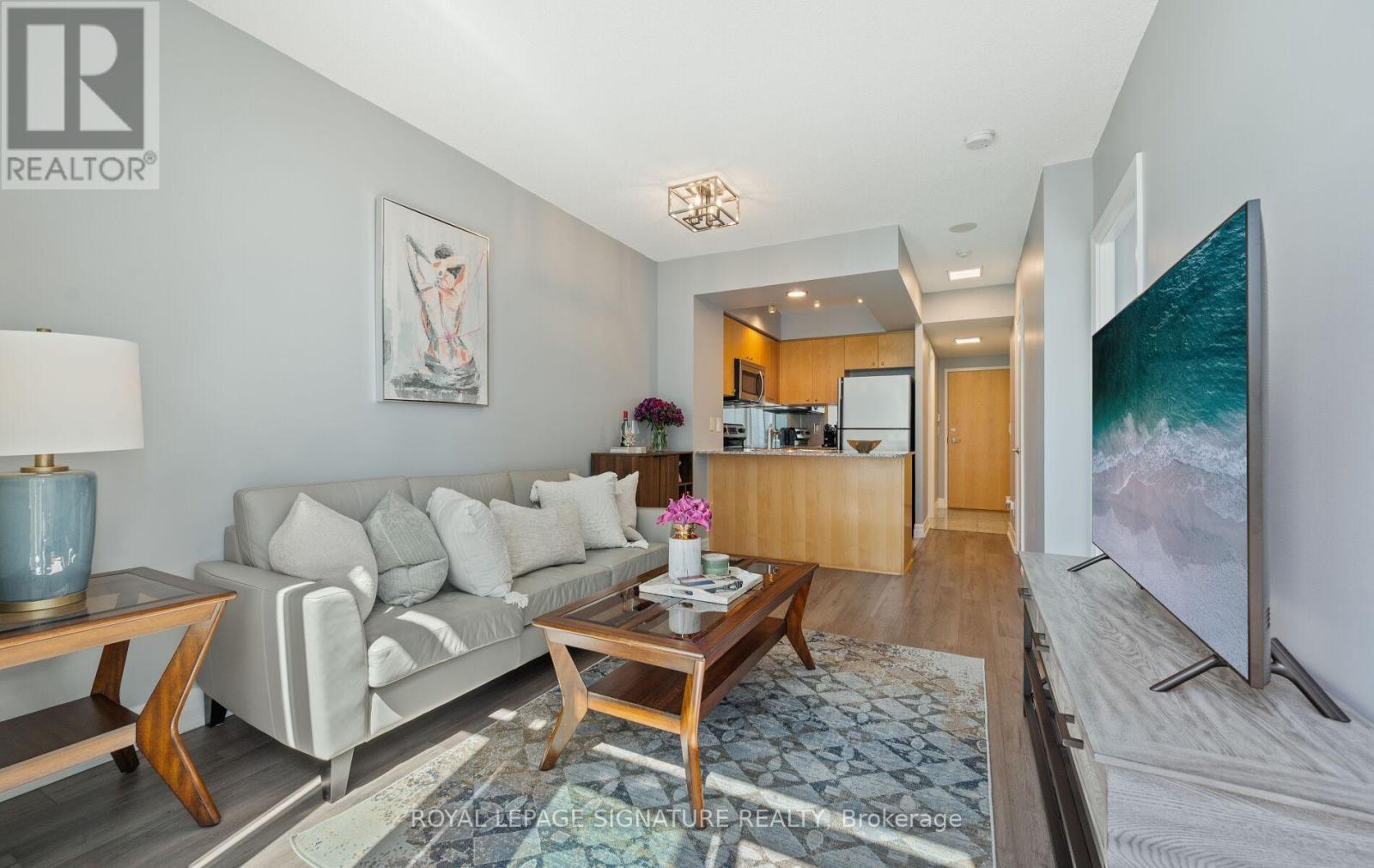 Photo 12 of 1405 8 Scollard Street, Toronto ON