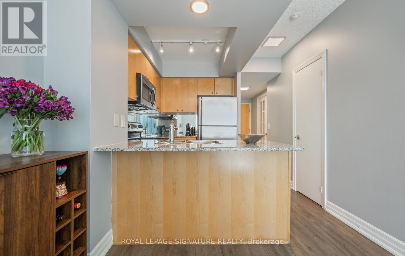 Photo 18 of 1405 8 Scollard Street, Toronto ON