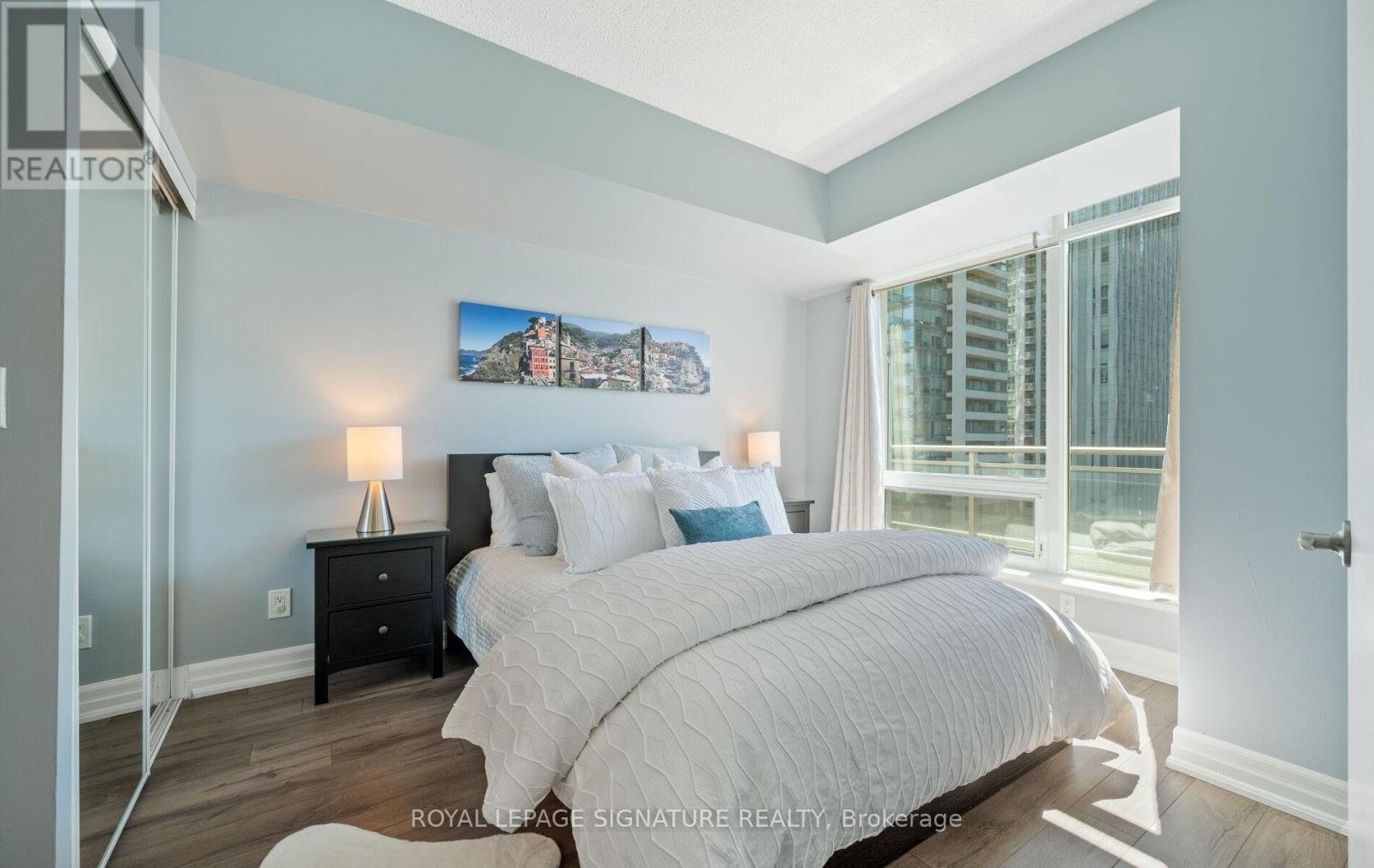 Photo 6 of 1405 8 Scollard Street, Toronto ON