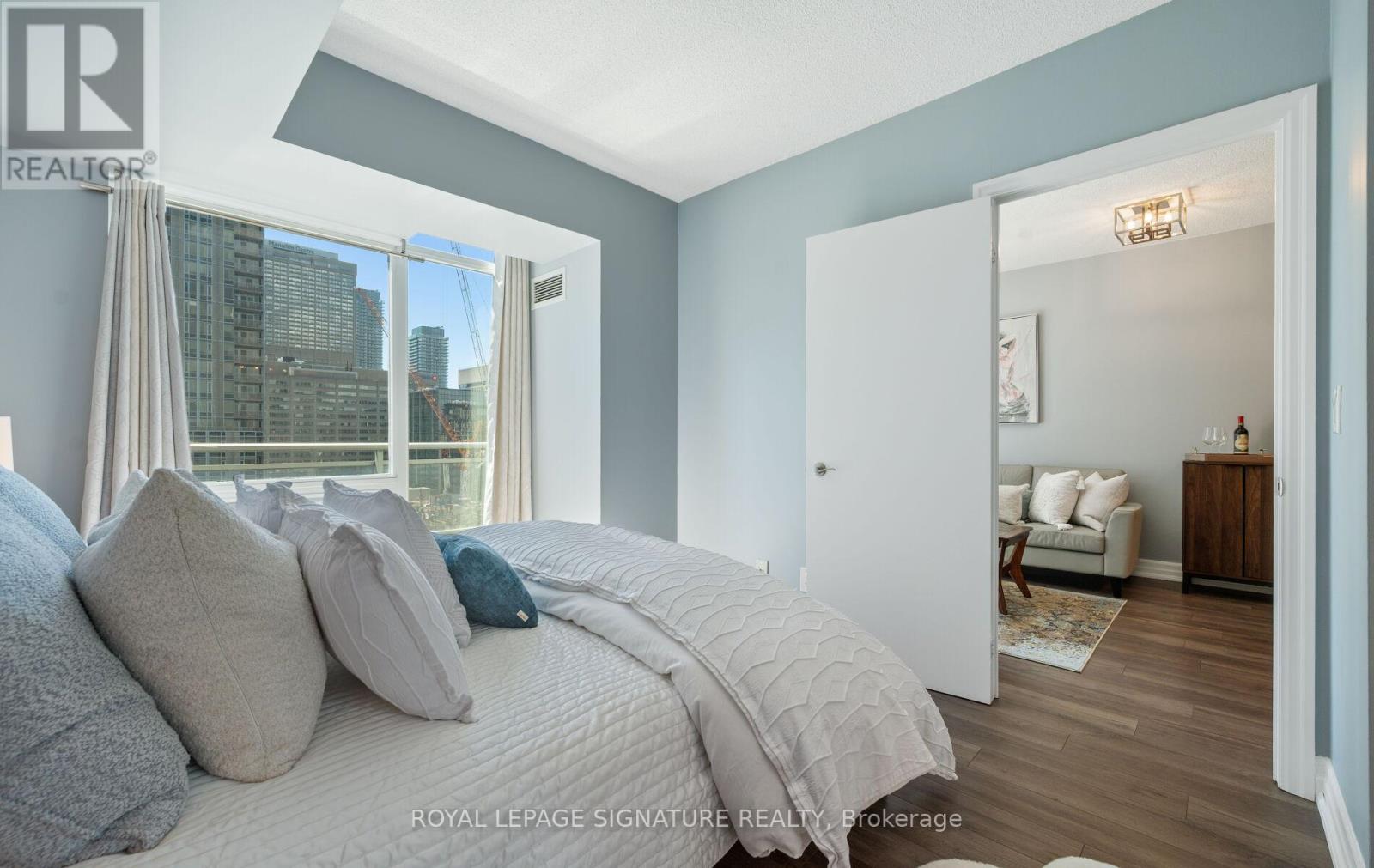 Photo 16 of 1405 8 Scollard Street, Toronto ON