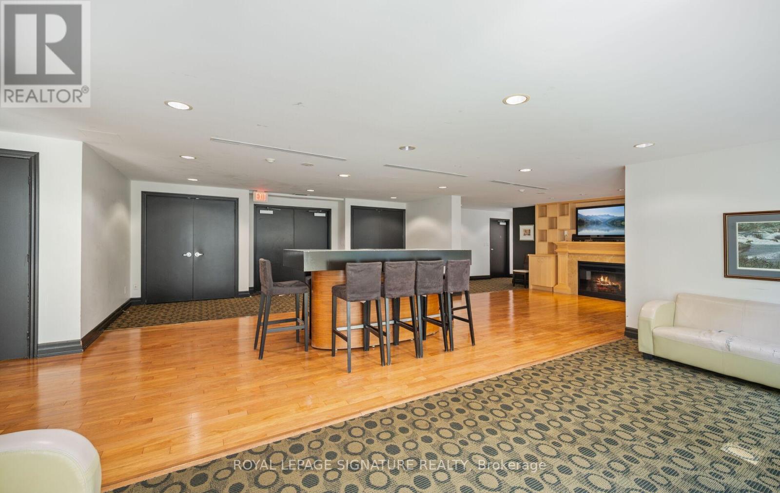 Photo 11 of 1405 8 Scollard Street, Toronto ON