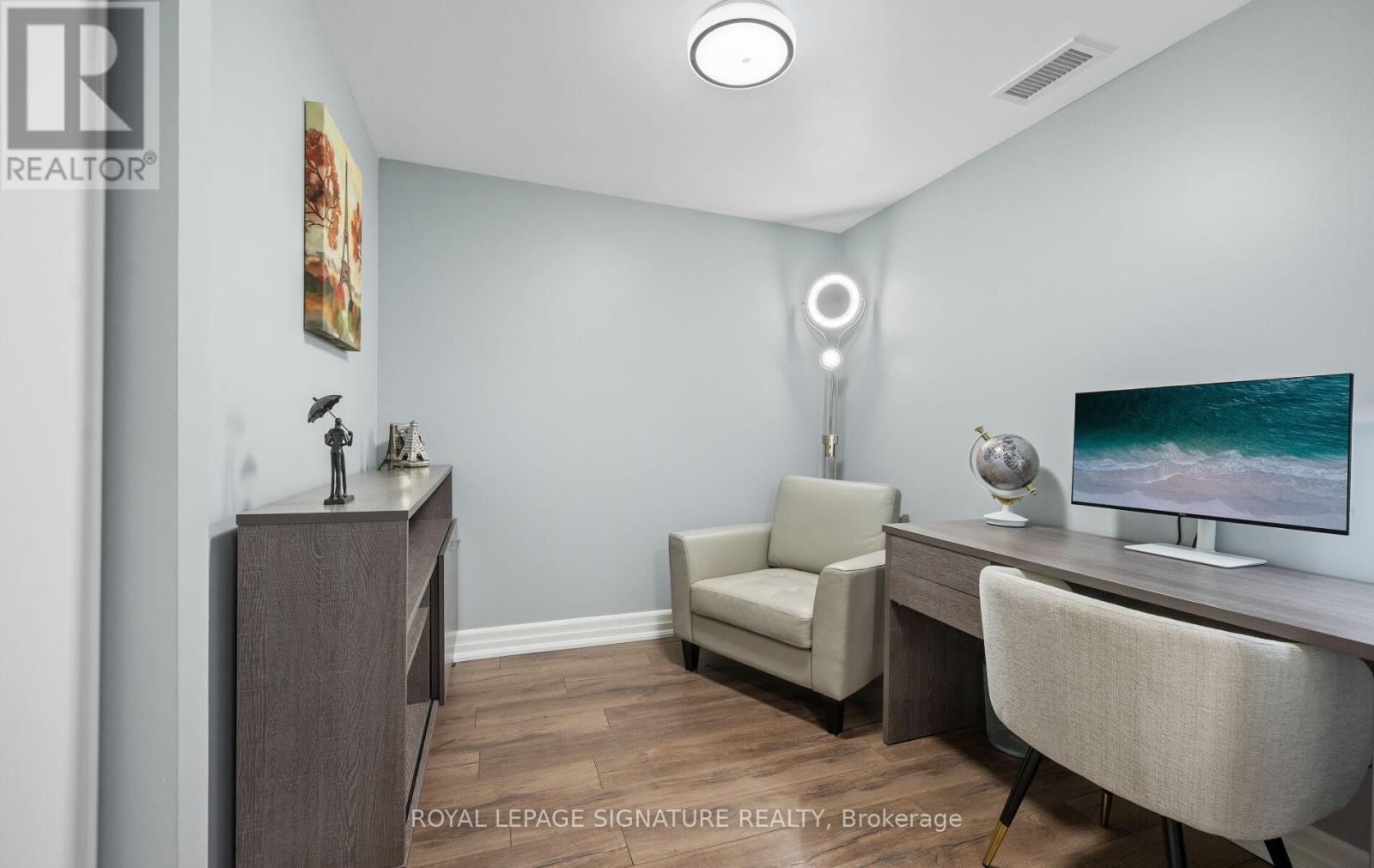 Photo 14 of 1405 8 Scollard Street, Toronto ON