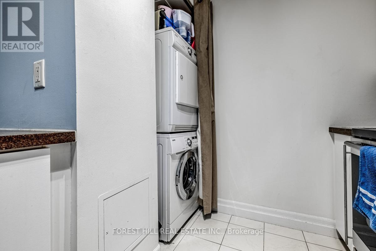 Photo 11 of 305 70 Alexander Street, Toronto ON