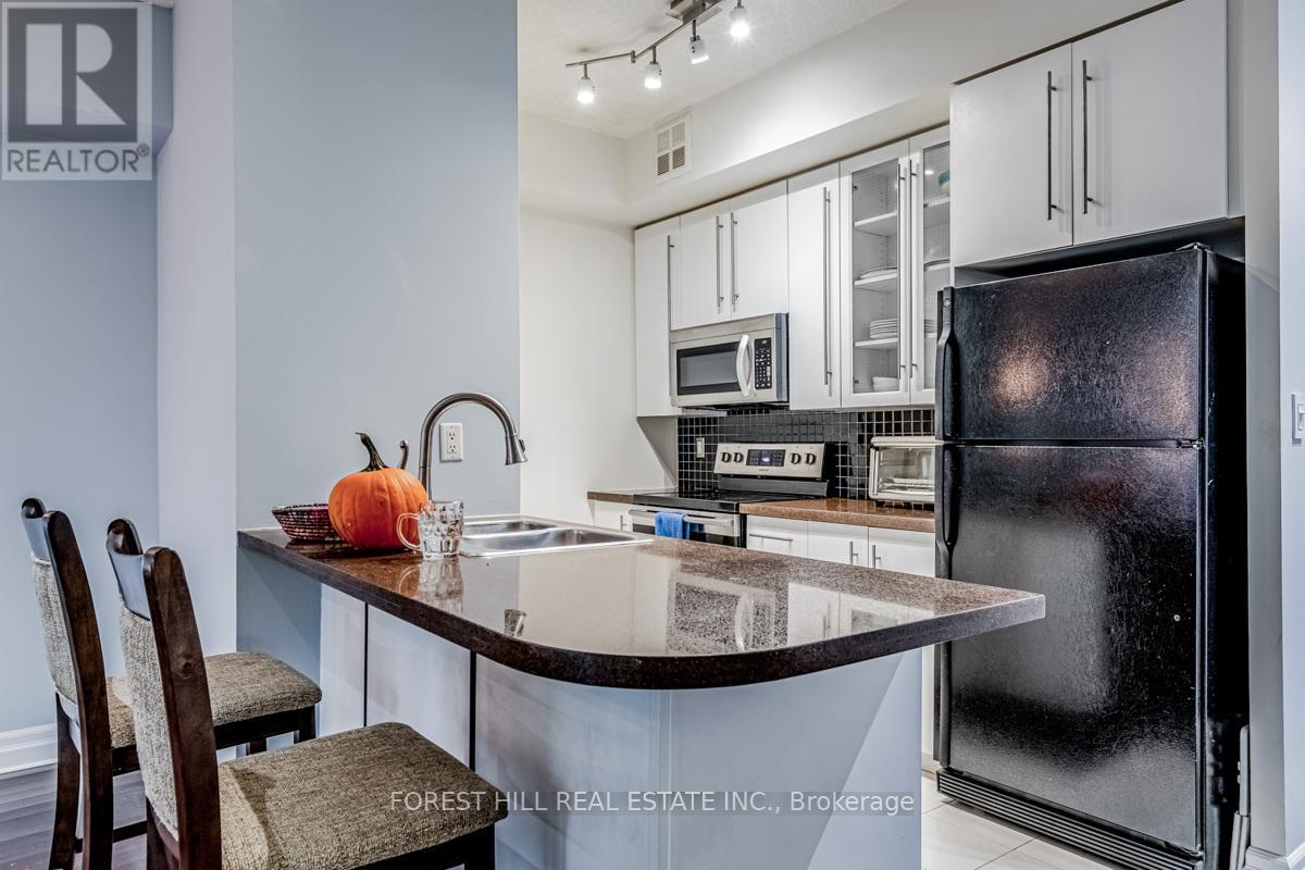 Photo 12 of 305 70 Alexander Street, Toronto ON