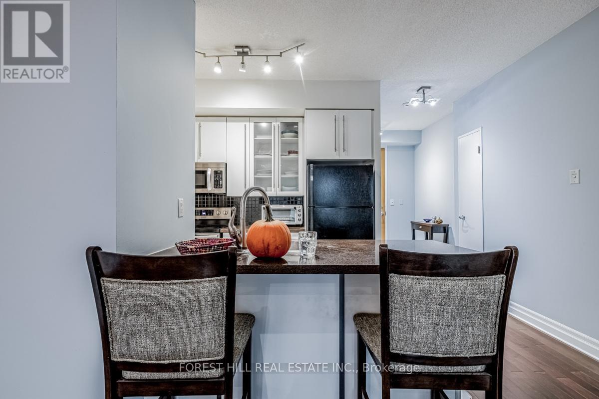 Photo 14 of 305 70 Alexander Street, Toronto ON