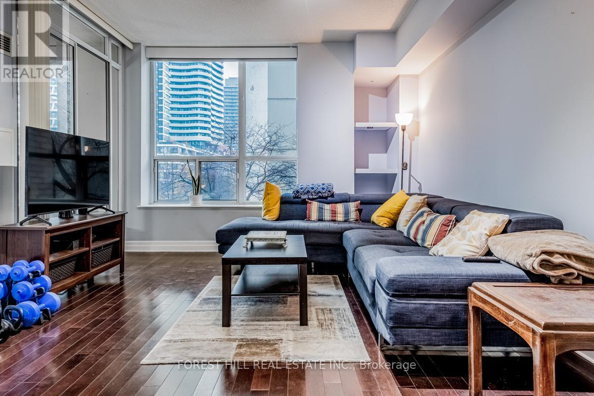 Photo 17 of 305 70 Alexander Street, Toronto ON