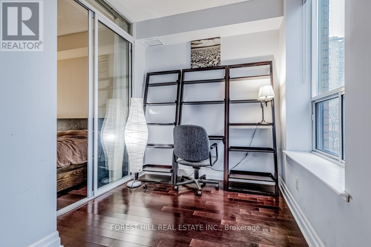 Photo 21 of 305 70 Alexander Street, Toronto ON