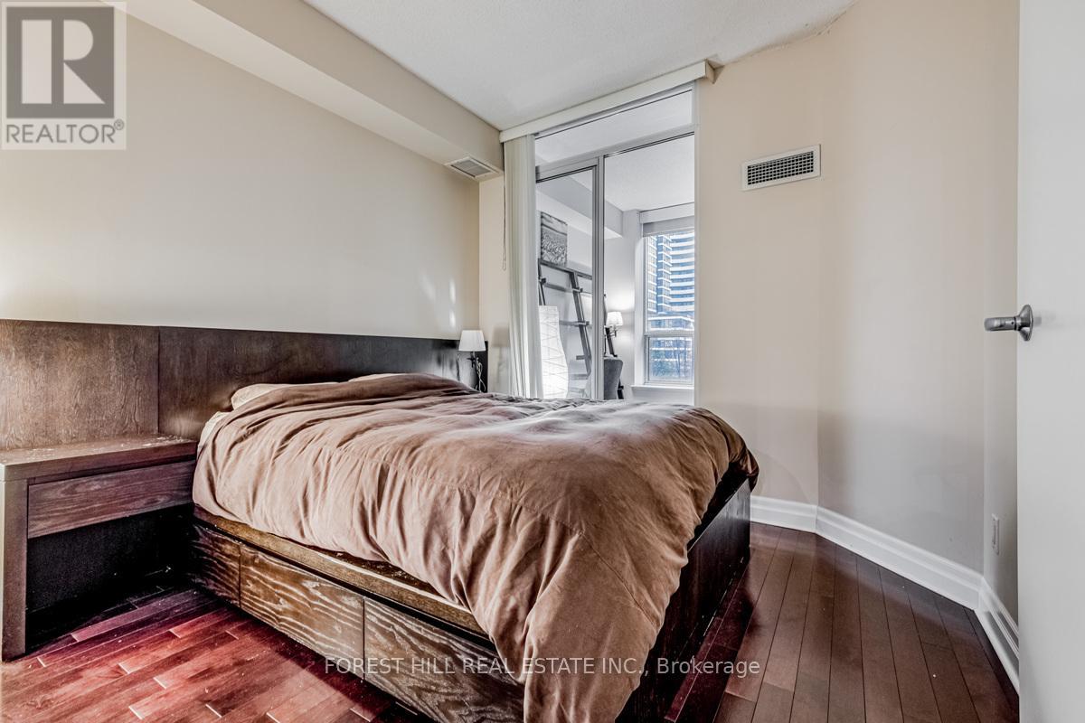 Photo 23 of 305 70 Alexander Street, Toronto ON