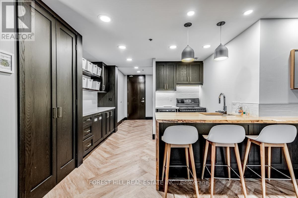Photo 27 of 305 70 Alexander Street, Toronto ON