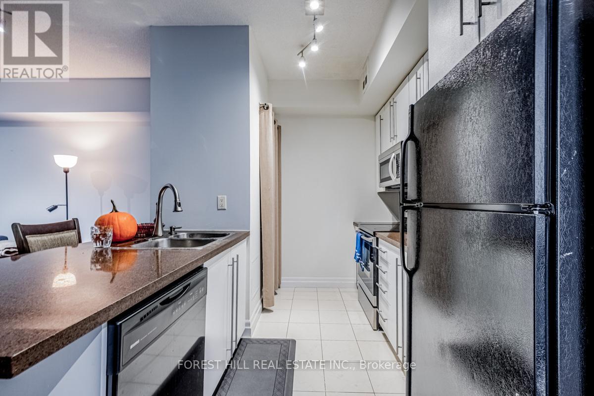 Photo 8 of 305 70 Alexander Street, Toronto ON