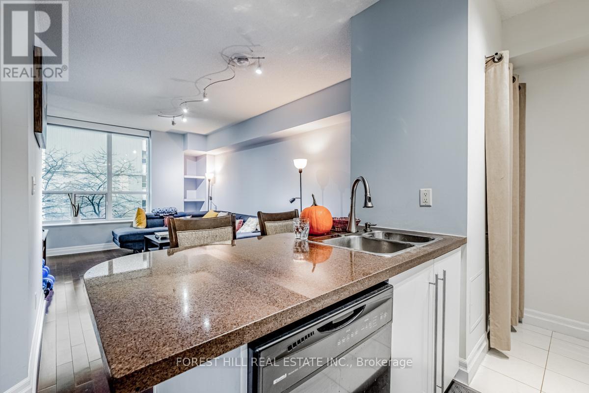 Photo 9 of 305 70 Alexander Street, Toronto ON