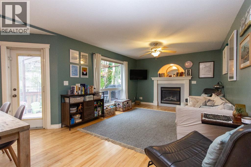 Photo 13 of 26 Adair Avenue, Red Deer AB