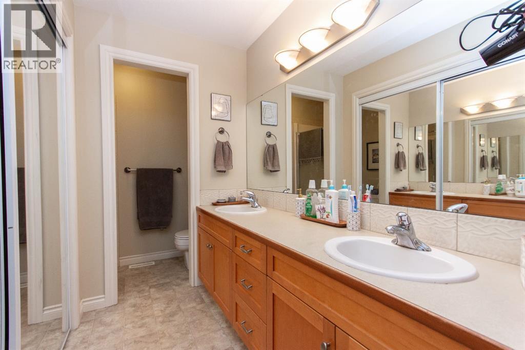 Photo 22 of 26 Adair Avenue, Red Deer AB
