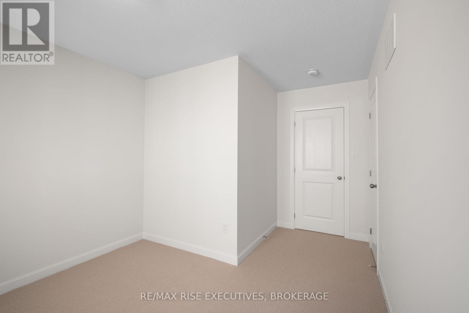Photo 20 of 128 Gildersleeve Boulevard, Loyalist ON