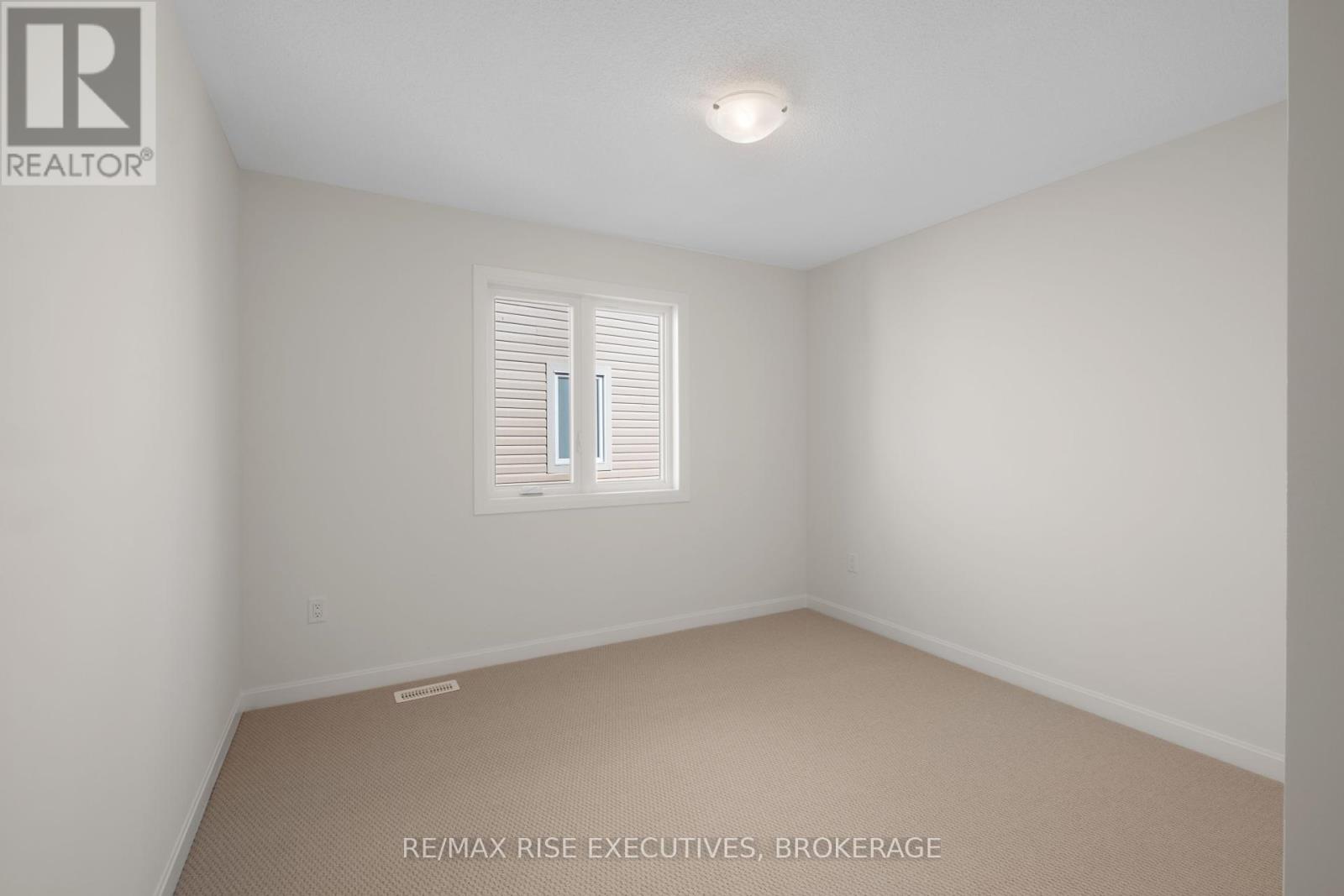 Photo 21 of 128 Gildersleeve Boulevard, Loyalist ON