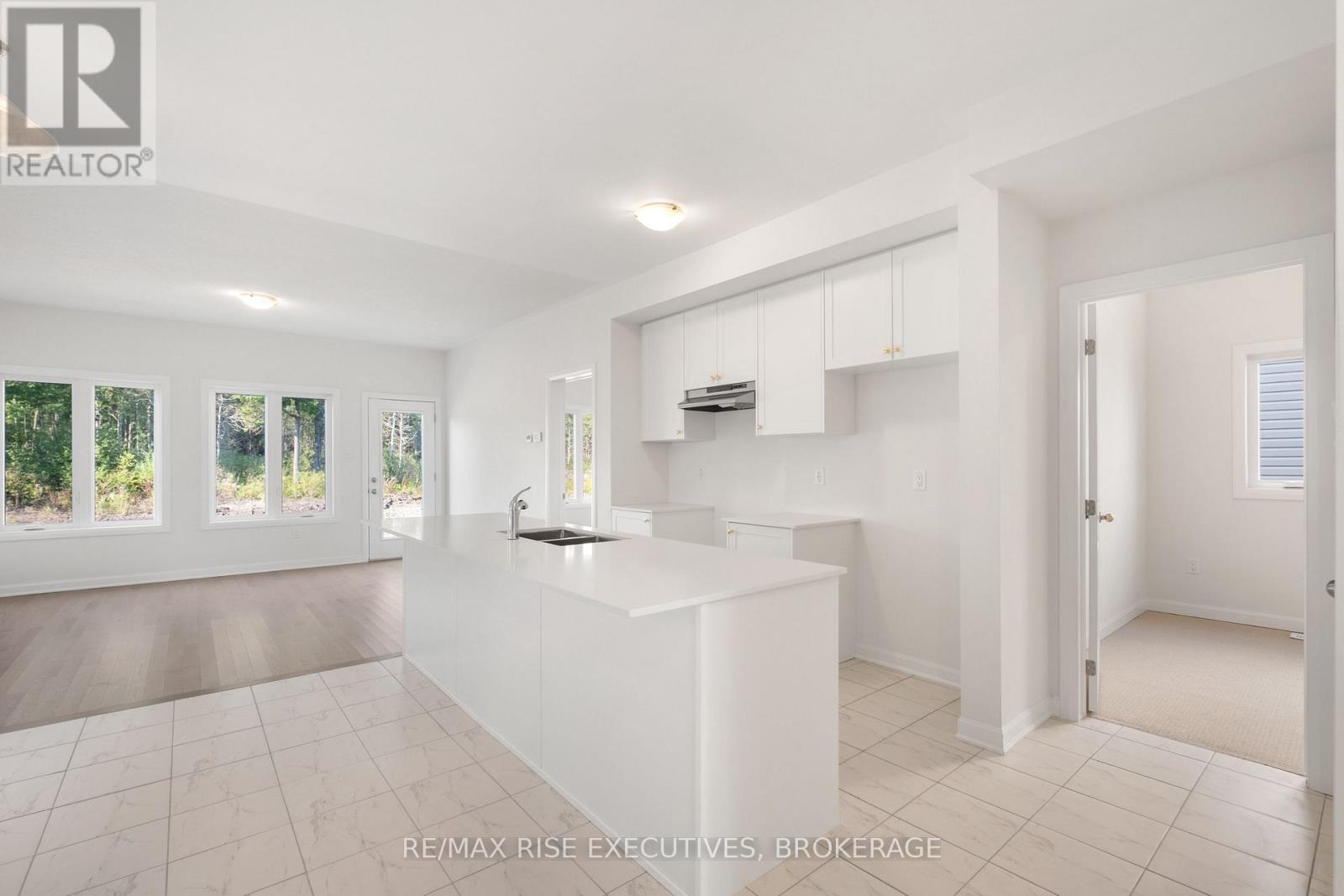 Photo 7 of 128 Gildersleeve Boulevard, Loyalist ON