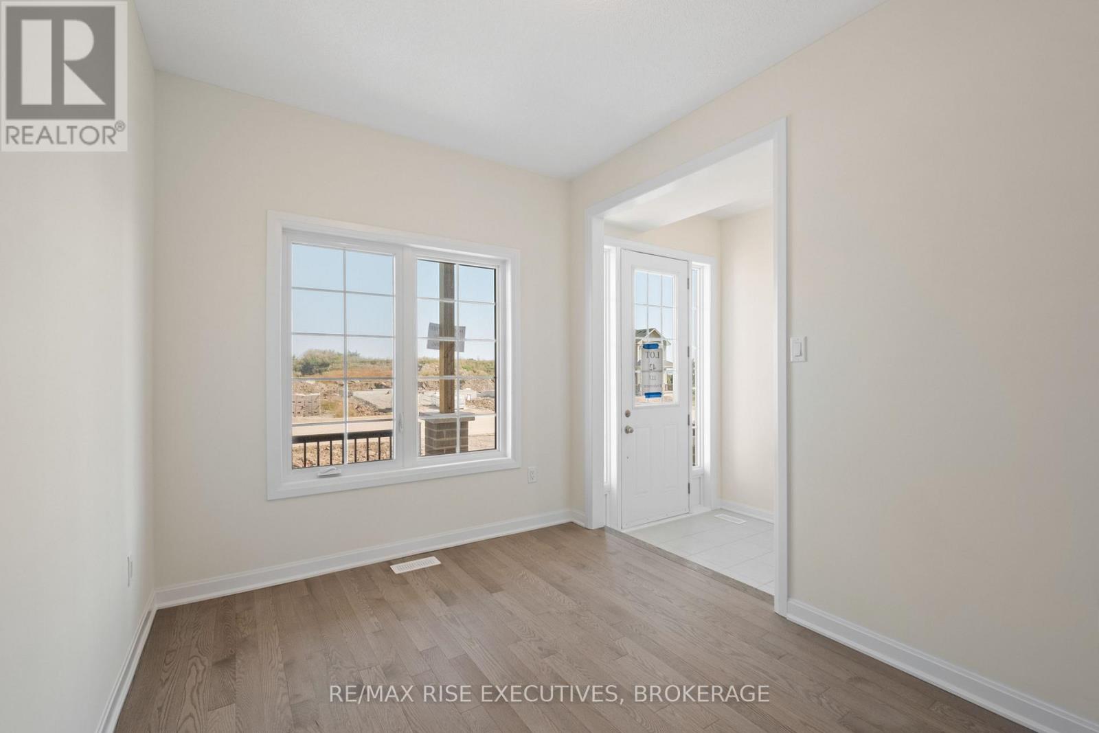 Photo 10 of 117 Windermere Boulevard, Loyalist ON