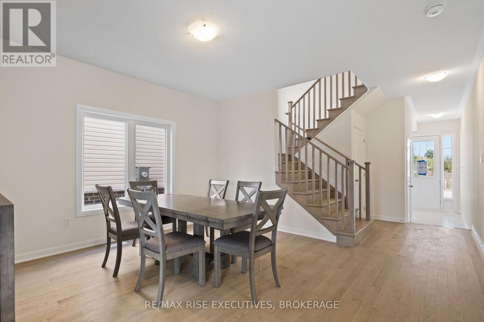 Photo 12 of 117 Windermere Boulevard, Loyalist ON