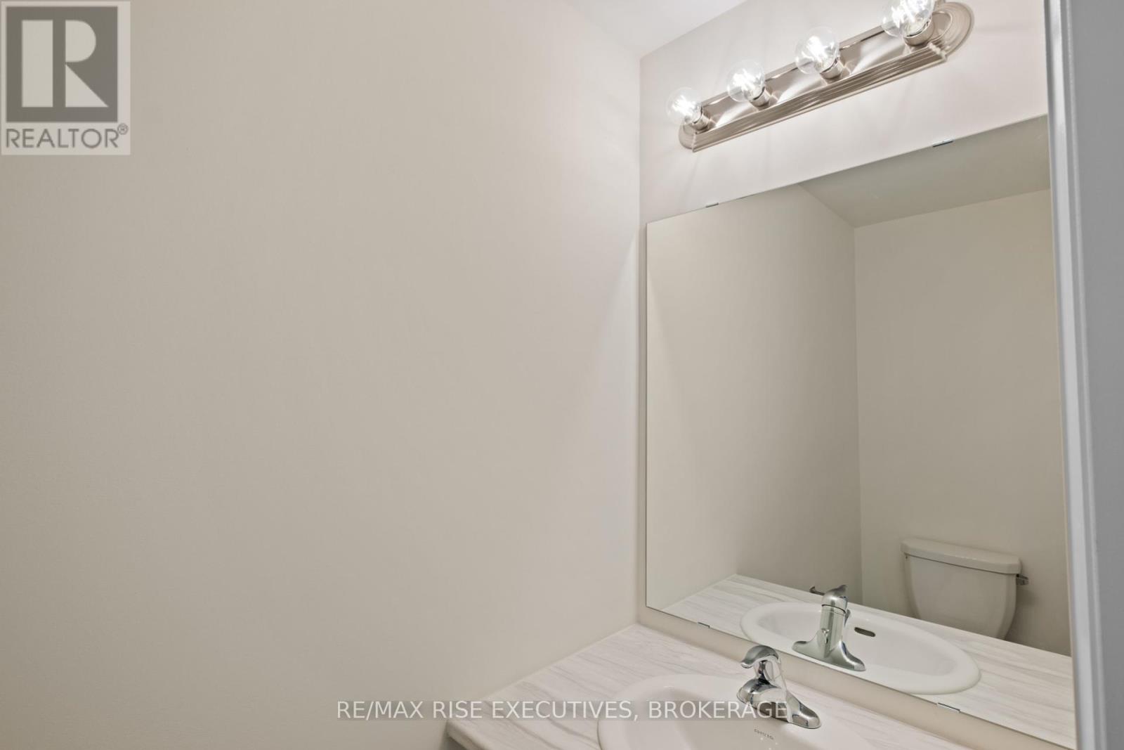 Photo 14 of 117 Windermere Boulevard, Loyalist ON