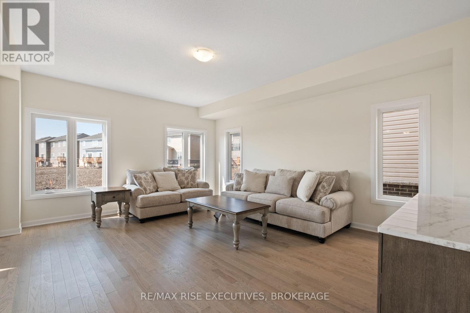 Photo 16 of 117 Windermere Boulevard, Loyalist ON