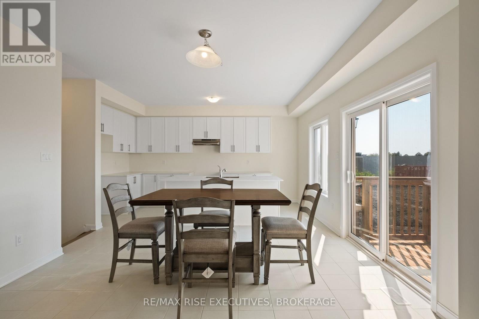 Photo 18 of 117 Windermere Boulevard, Loyalist ON