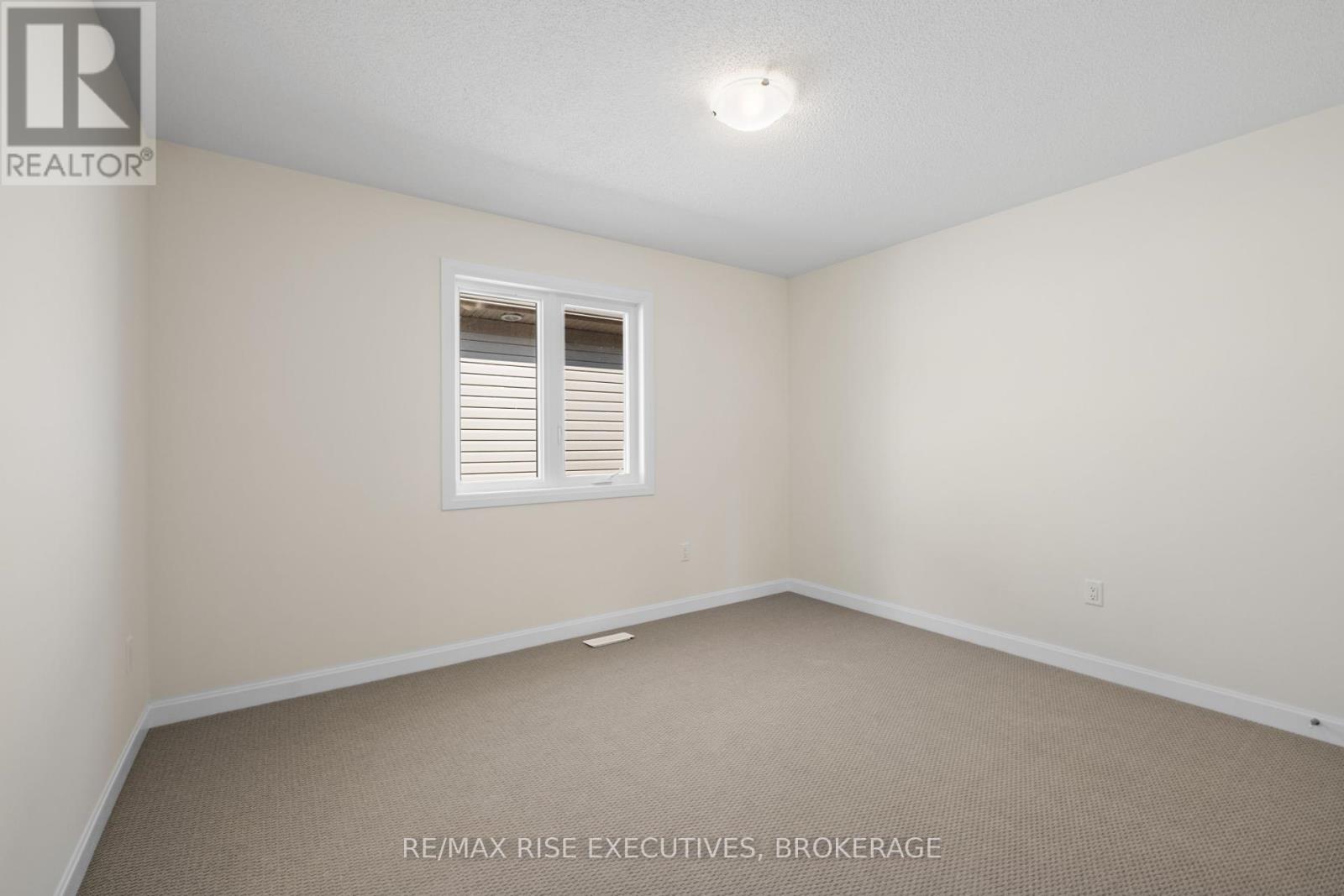 Photo 29 of 117 Windermere Boulevard, Loyalist ON