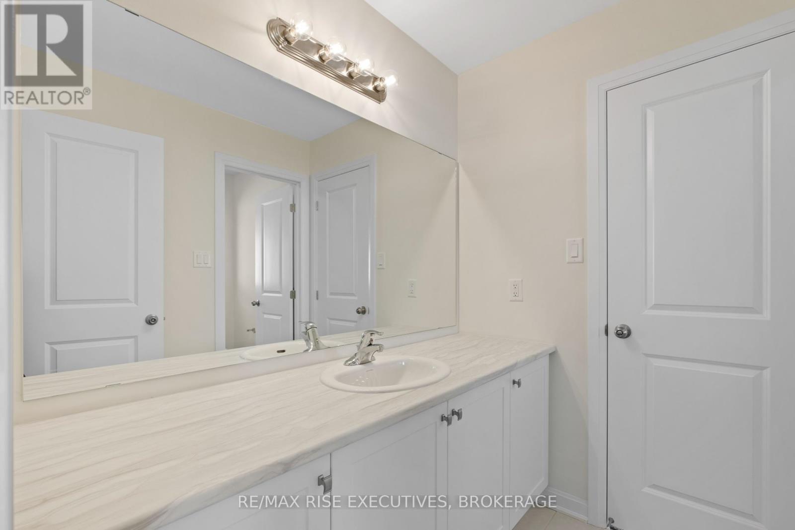 Photo 31 of 117 Windermere Boulevard, Loyalist ON