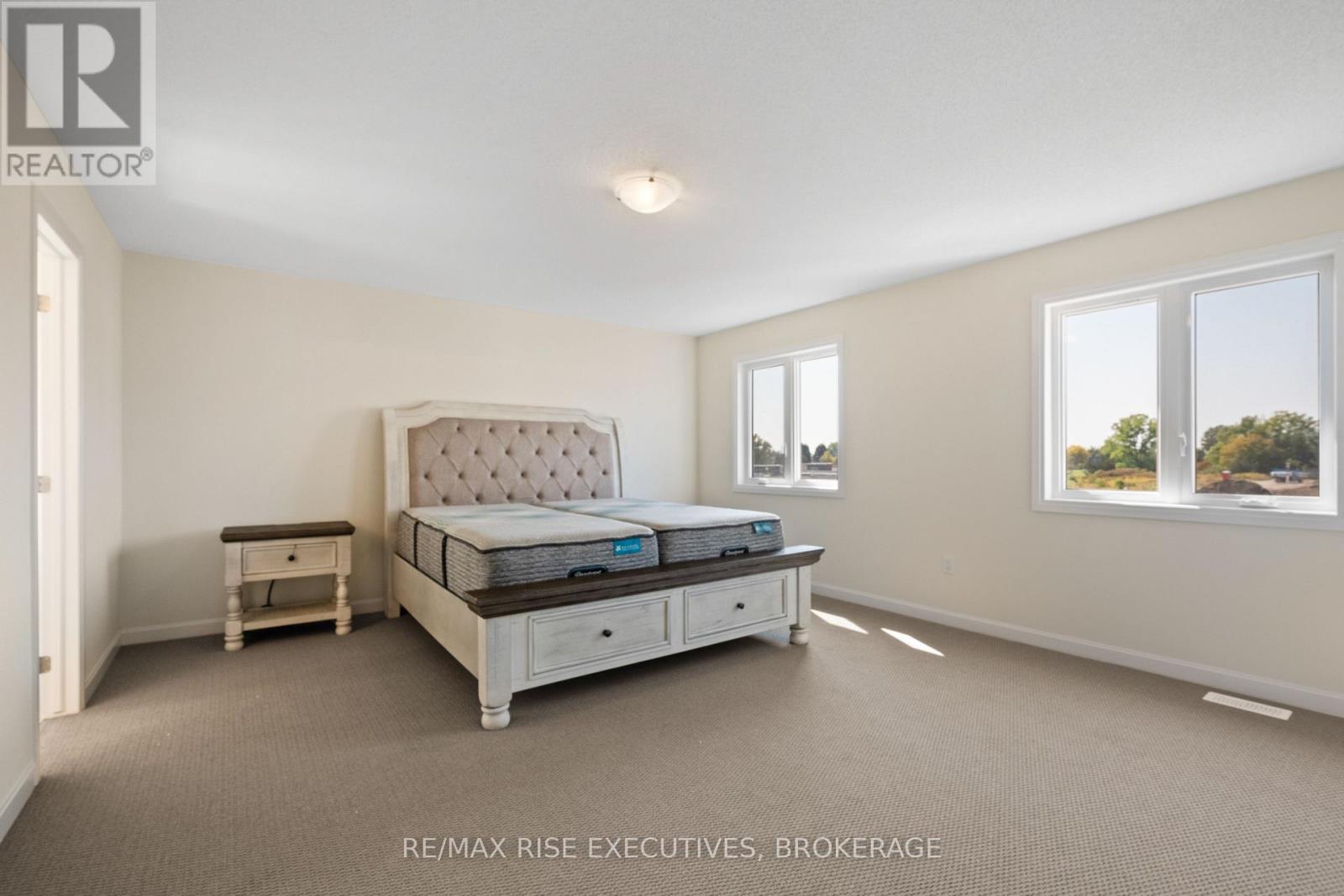 Photo 35 of 117 Windermere Boulevard, Loyalist ON