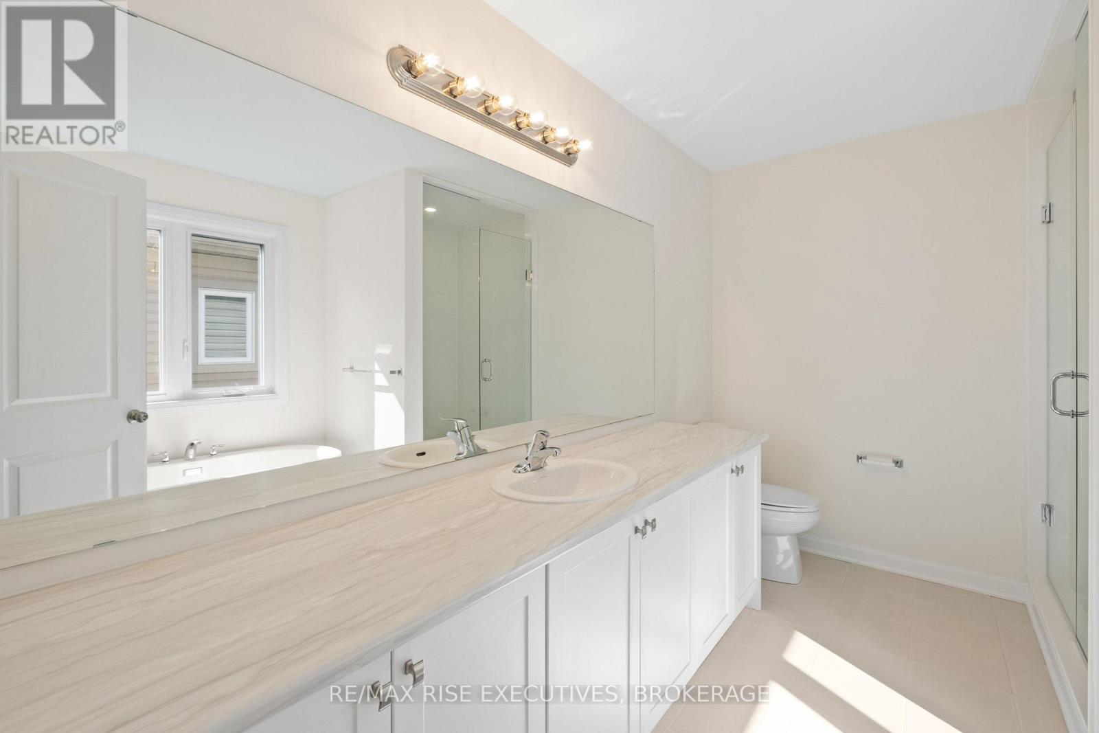 Photo 39 of 117 Windermere Boulevard, Loyalist ON