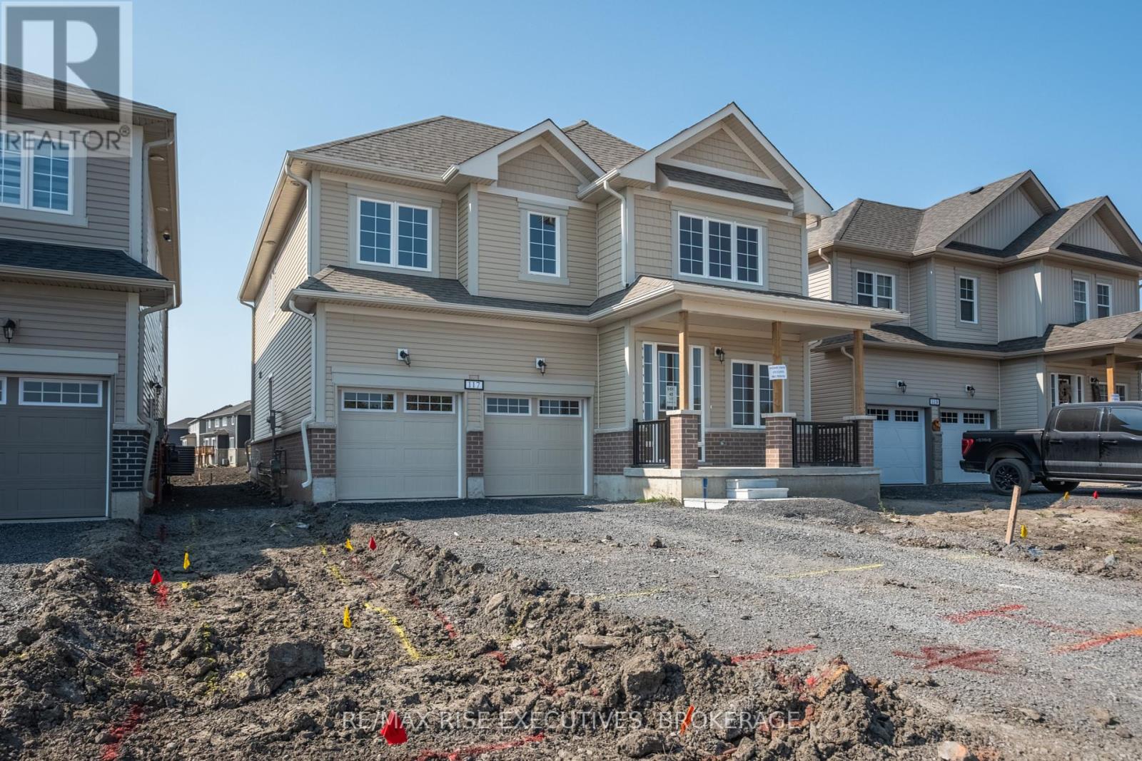Photo 5 of 117 Windermere Boulevard, Loyalist ON