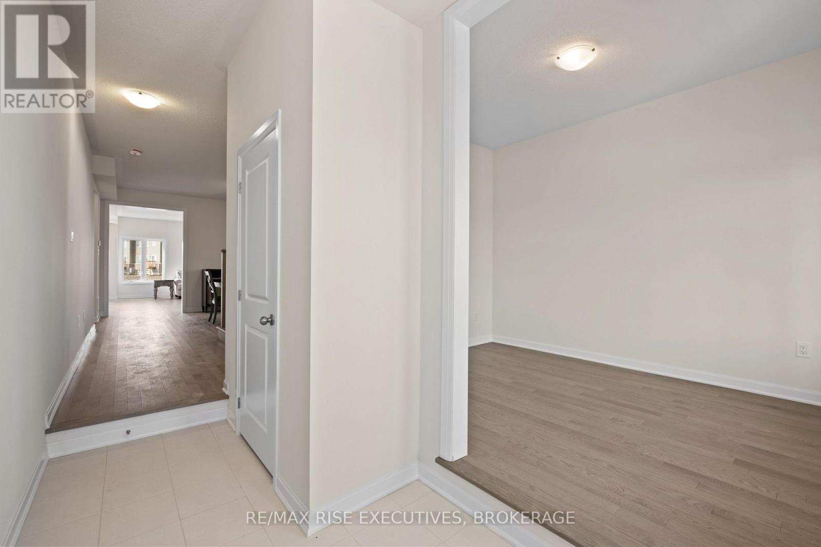 Photo 8 of 117 Windermere Boulevard, Loyalist ON
