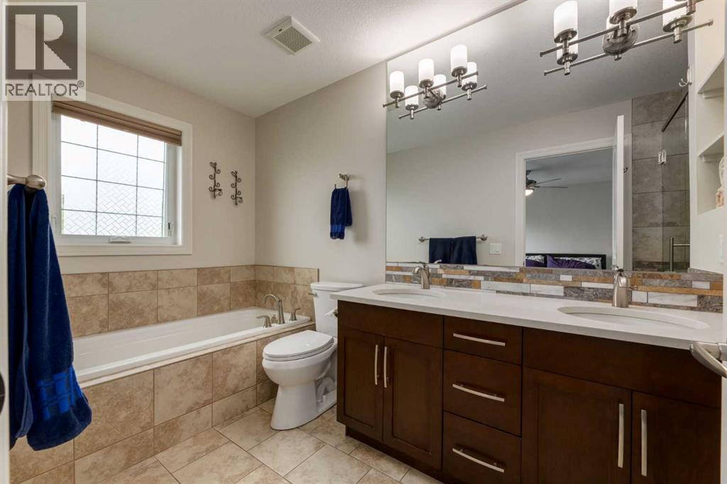 Single Family House for Sale in  Quarry Park Boulevard SE Douglasdale/Glen Calgary 