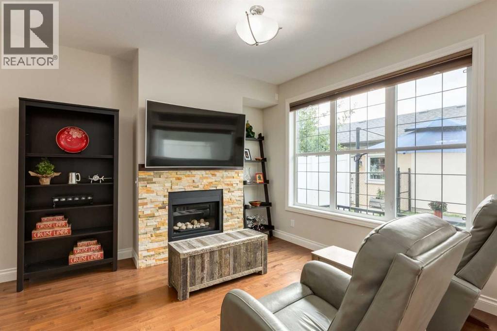 Single Family House for Sale in  Quarry Park Boulevard SE Douglasdale/Glen Calgary 