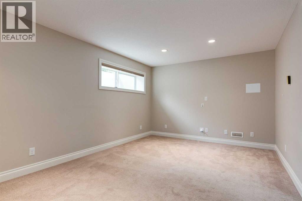 Single Family House for Sale in  Quarry Park Boulevard SE Douglasdale/Glen Calgary 