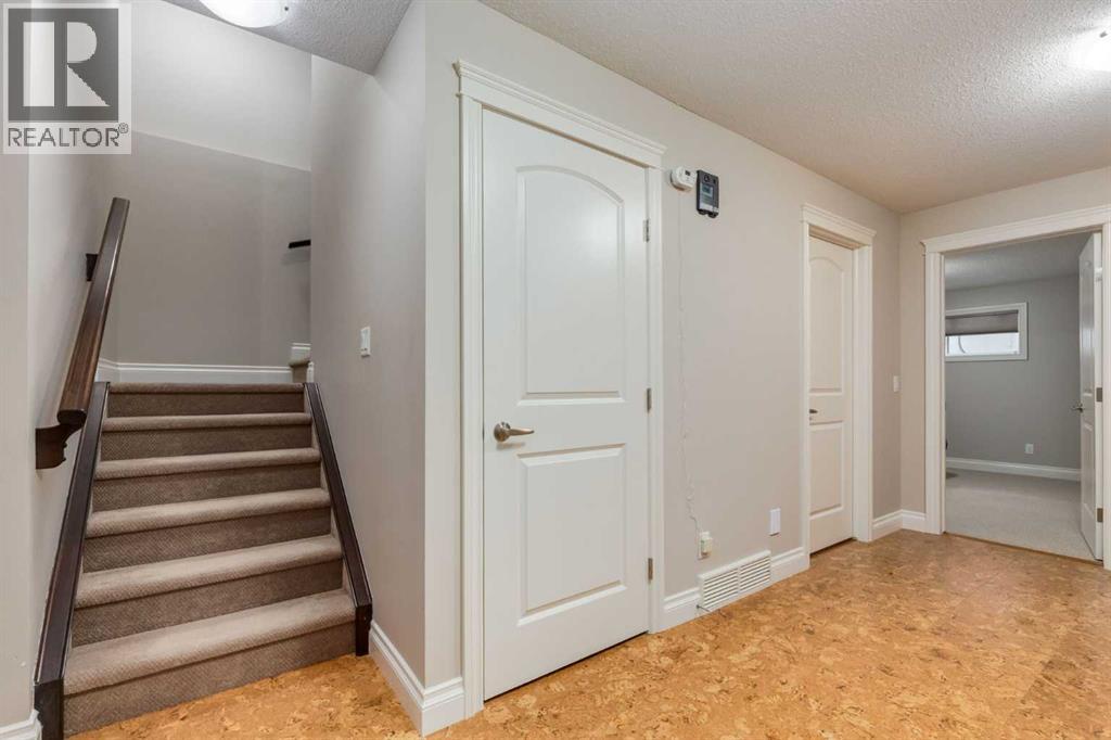 Single Family House for Sale in  Quarry Park Boulevard SE Douglasdale/Glen Calgary 