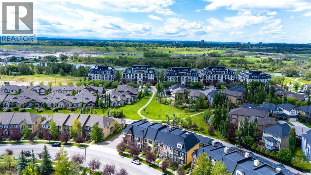 Single Family House for Sale in  Quarry Park Boulevard SE Douglasdale/Glen Calgary 
