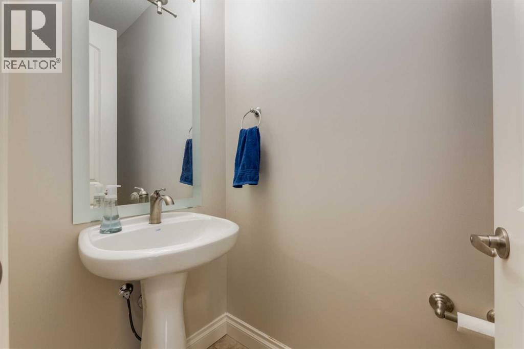 Single Family House for Sale in  Quarry Park Boulevard SE Douglasdale/Glen Calgary 