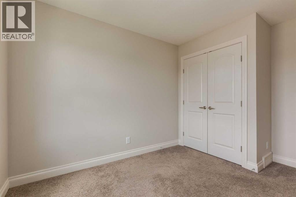 Single Family House for Sale in  Quarry Park Boulevard SE Douglasdale/Glen Calgary 