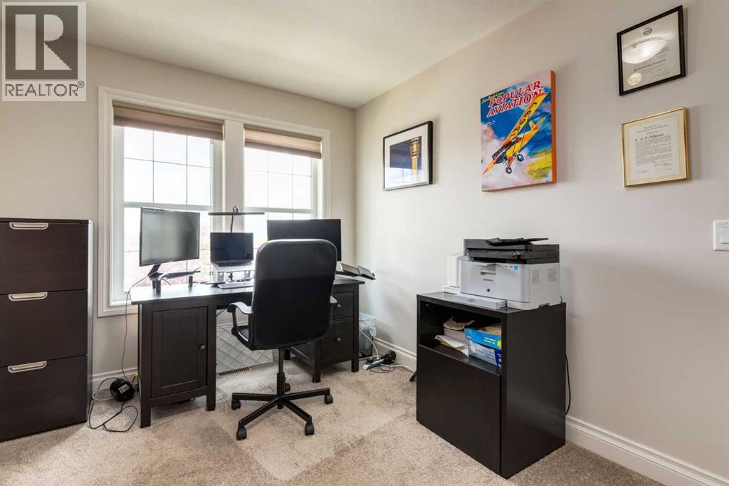 Single Family House for Sale in  Quarry Park Boulevard SE Douglasdale/Glen Calgary 