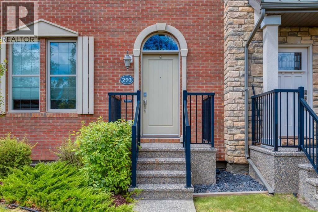 Single Family House for Sale in  Quarry Park Boulevard SE Douglasdale/Glen Calgary 