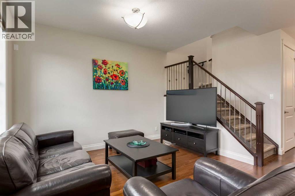 Single Family House for Sale in  Quarry Park Boulevard SE Douglasdale/Glen Calgary 