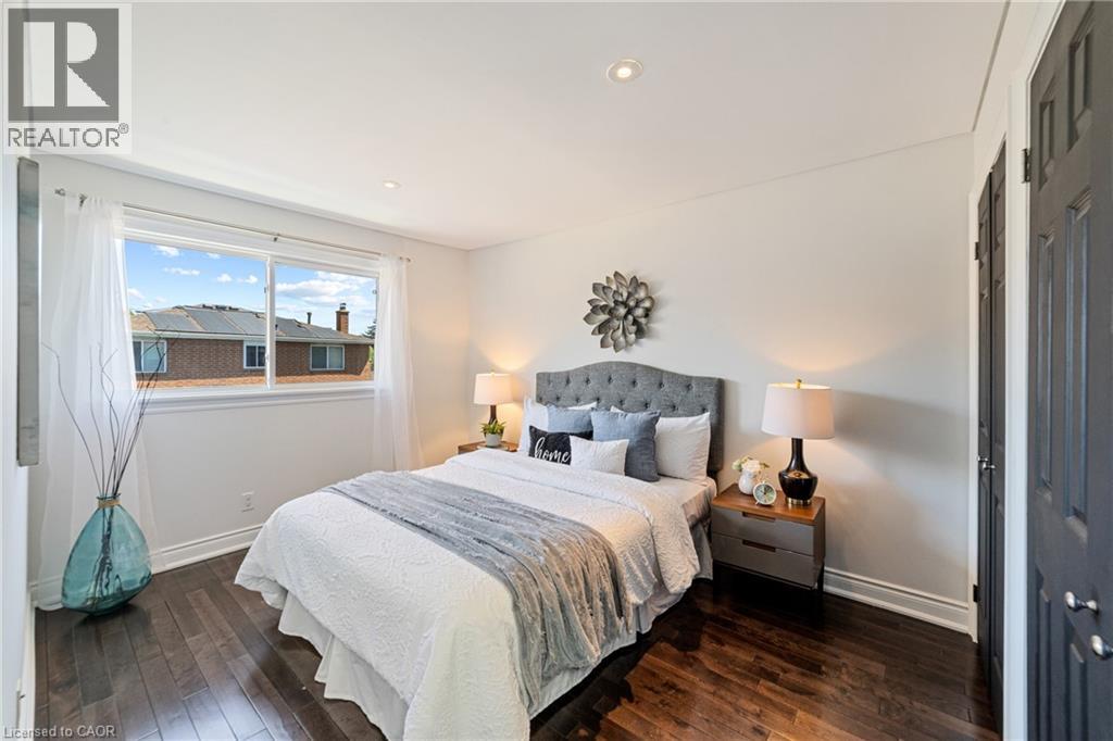Photo 19 of 1363 Harmsworth Square, Oakville ON