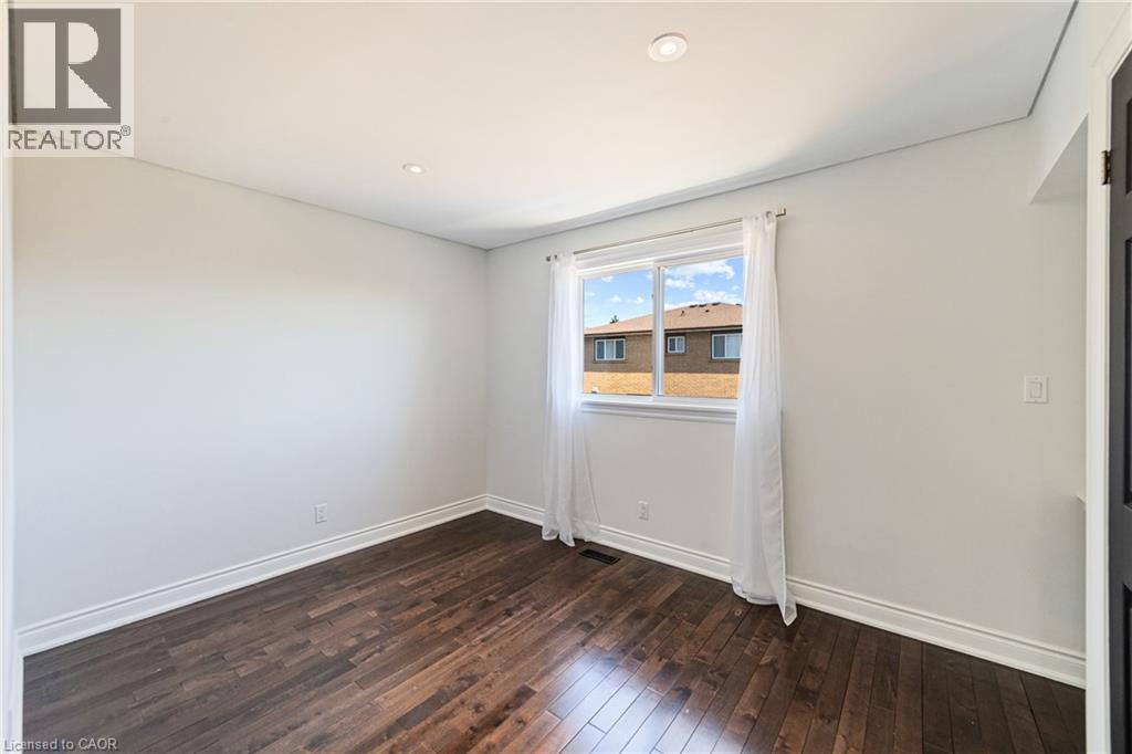 Photo 21 of 1363 Harmsworth Square, Oakville ON