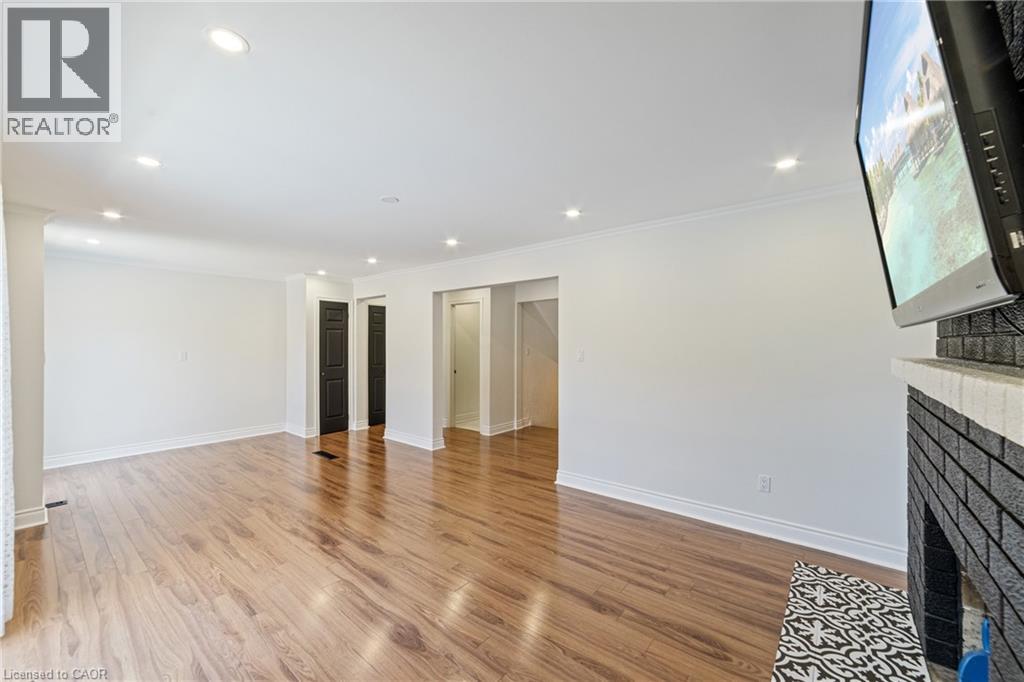 Photo 26 of 1363 Harmsworth Square, Oakville ON